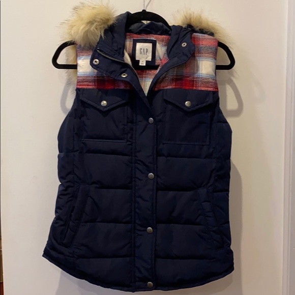 Gap + Pendleton Faux Fur Vest - Picture 3 of 10